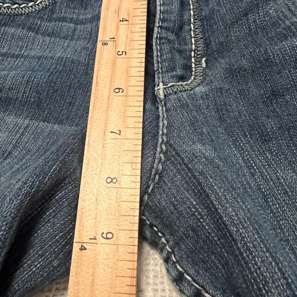 #665. Cache Contour Collection Bootcut Jeans with Embroidery Details. Size 6. - Picture 7 of 14